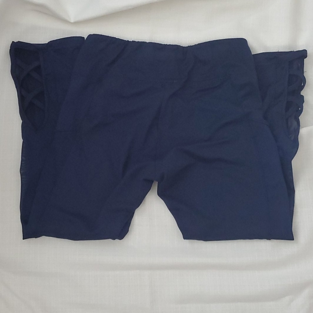 Navy Sheer Side Leg Capri Leggings - Picture 4 of 4